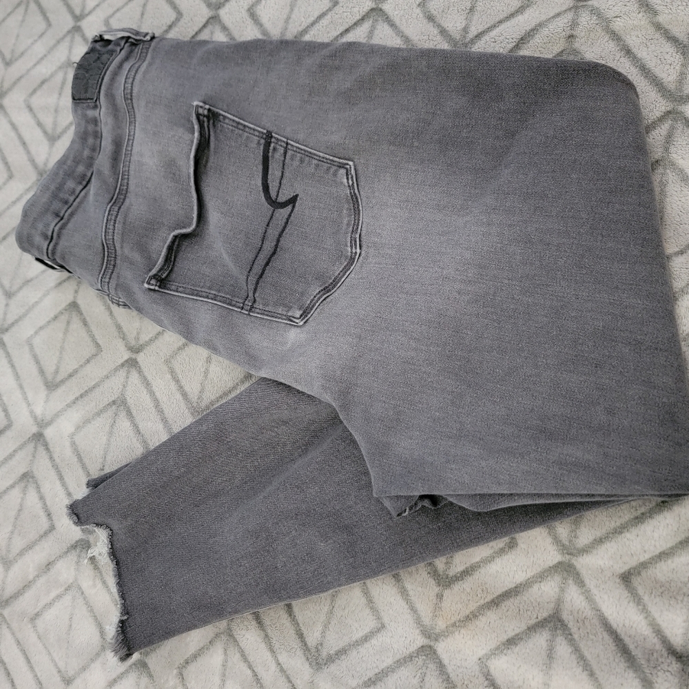 American Eagle plus size distressed next level stretch ultra high rise skinny 20